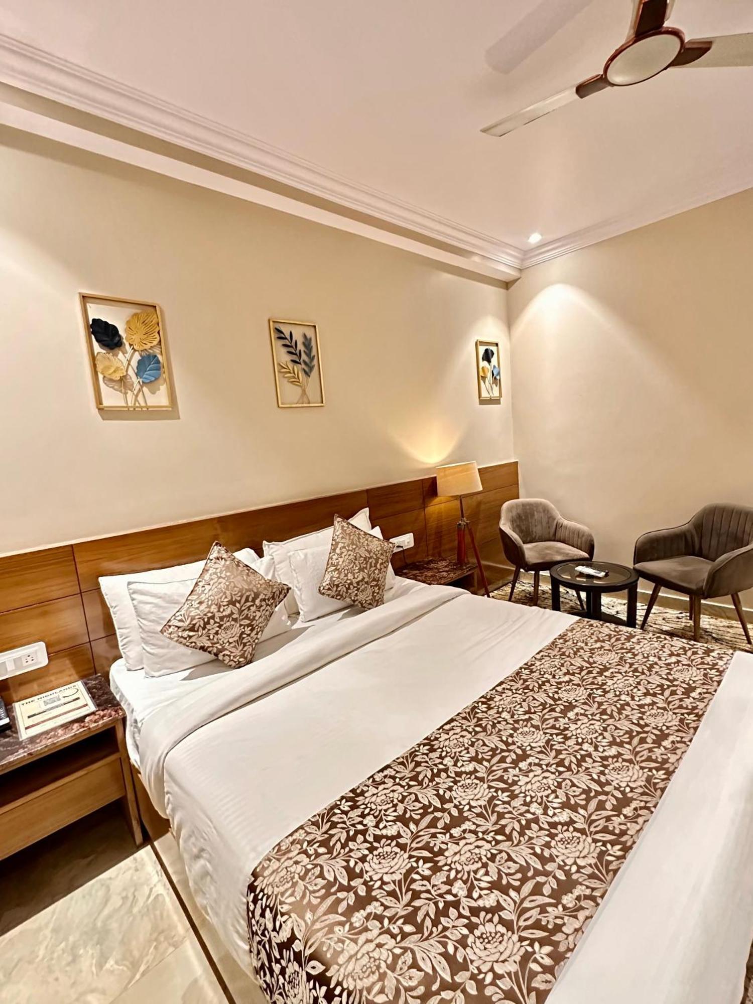 Highlands Hotel Рішикеш Екстер'єр фото